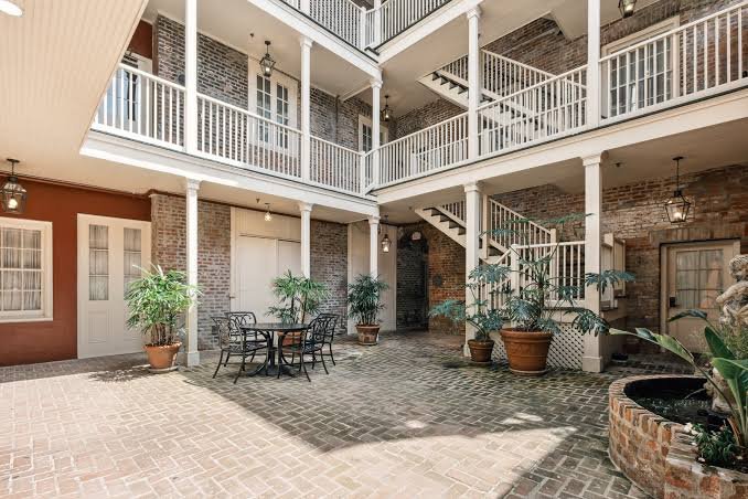 French Market Inn