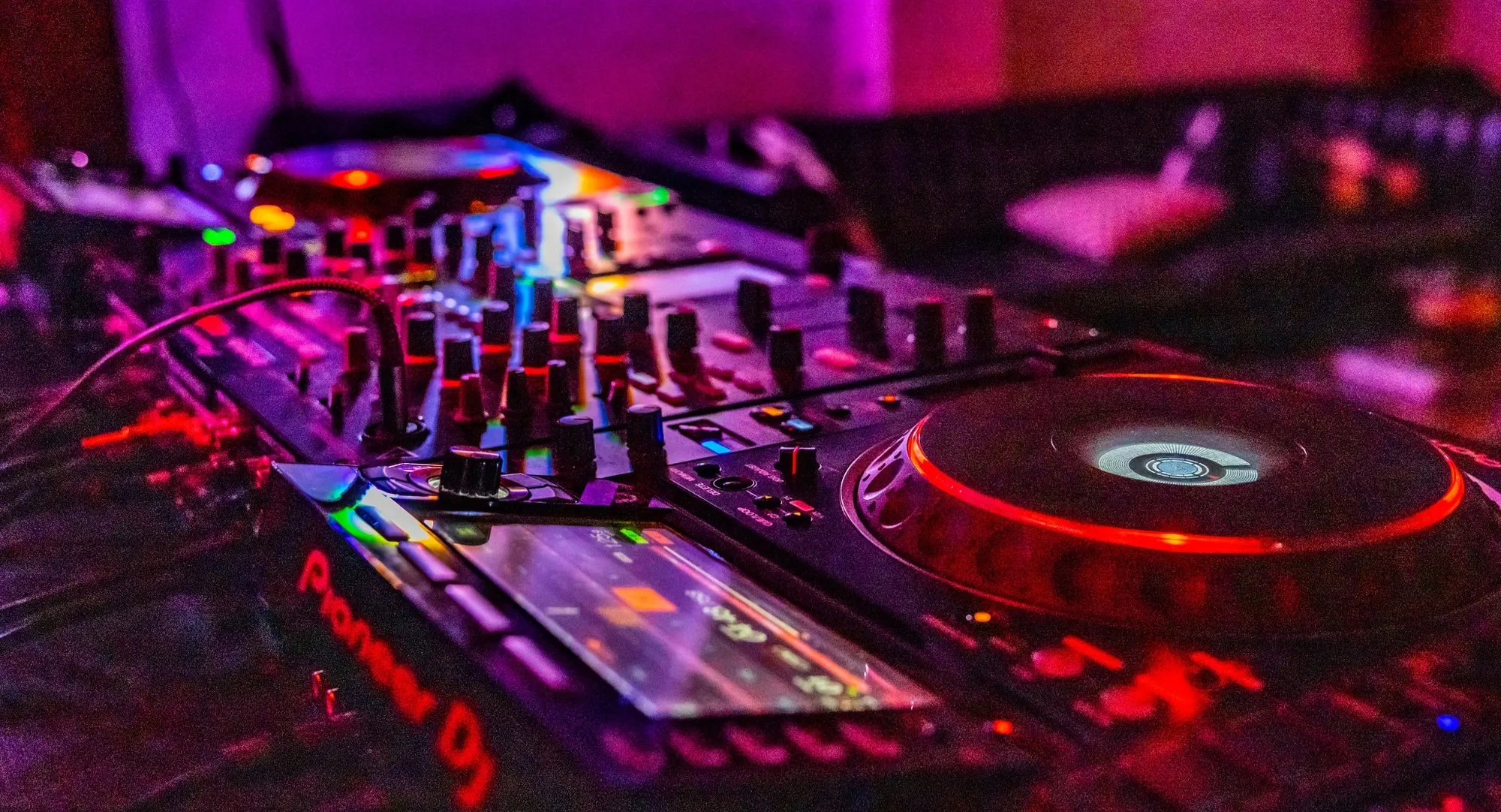 Red, White & Black Party