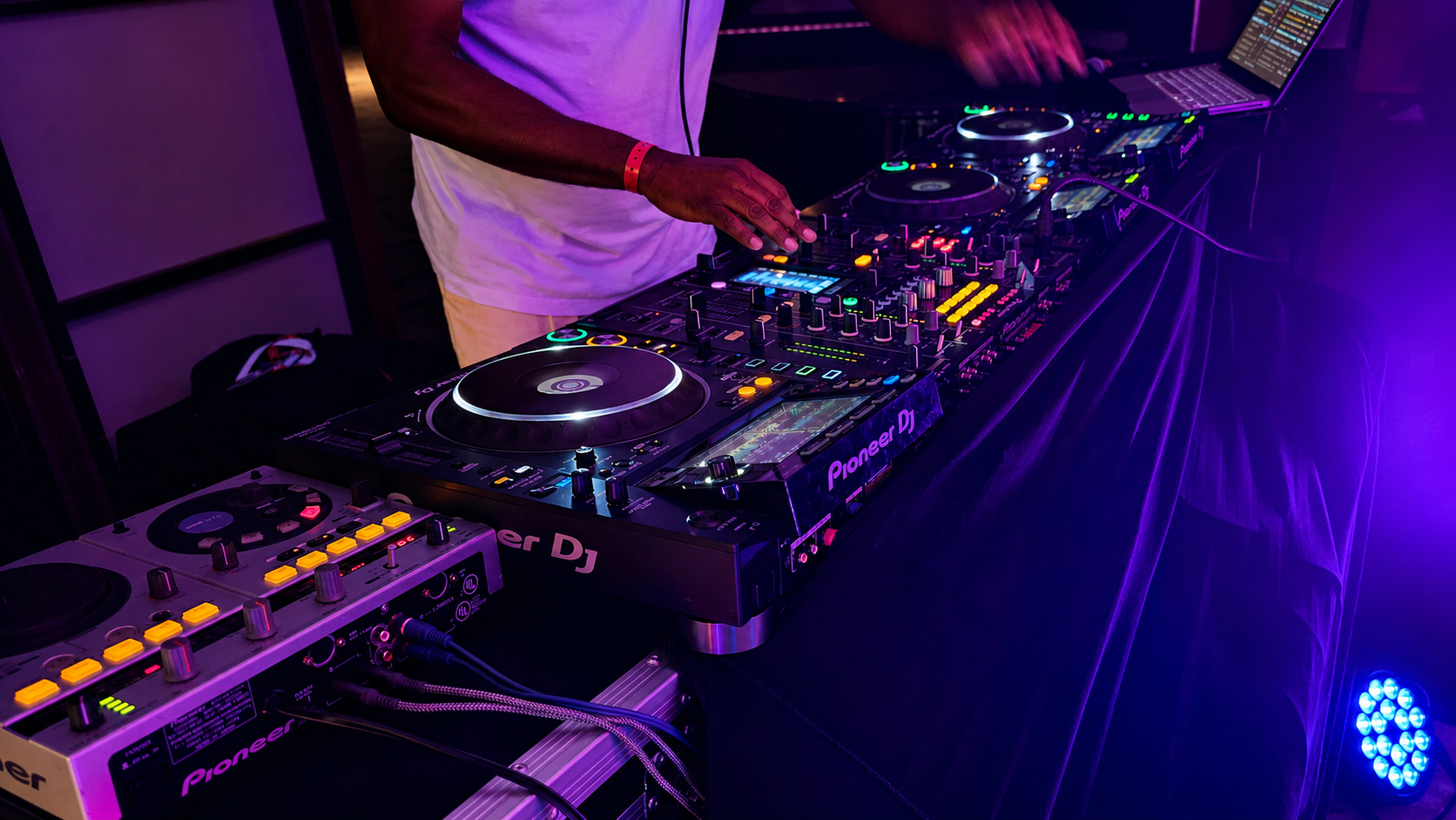 Live DJ Sets
